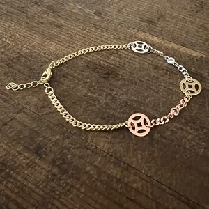 🟠NWT PRETTY BIRD Tri-Color Gold/Rhinestone Bracelet Sz 7.5”- 8.5”